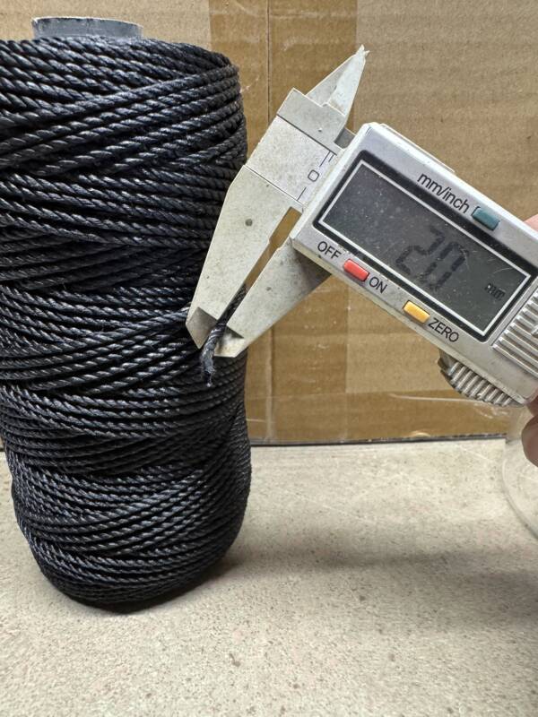 #36 TARRED TWISTED LINE 486' tensile strength 235lbs - Image 4