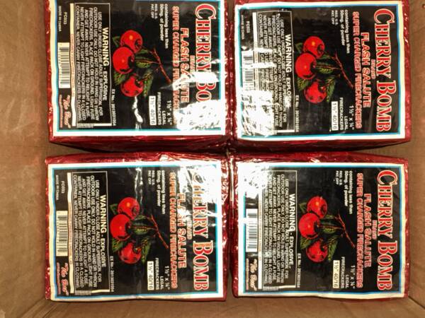Half brick classic cherry bomb firecrackers 40/16 - Image 3