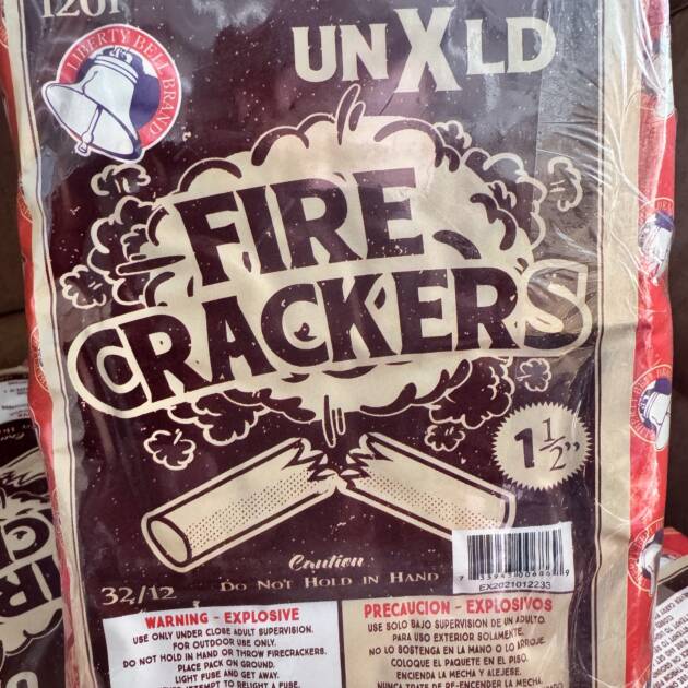 unXld VINTAGE THROW BACK STYLE FIRECRACKERS 30/12 PER BRICK
