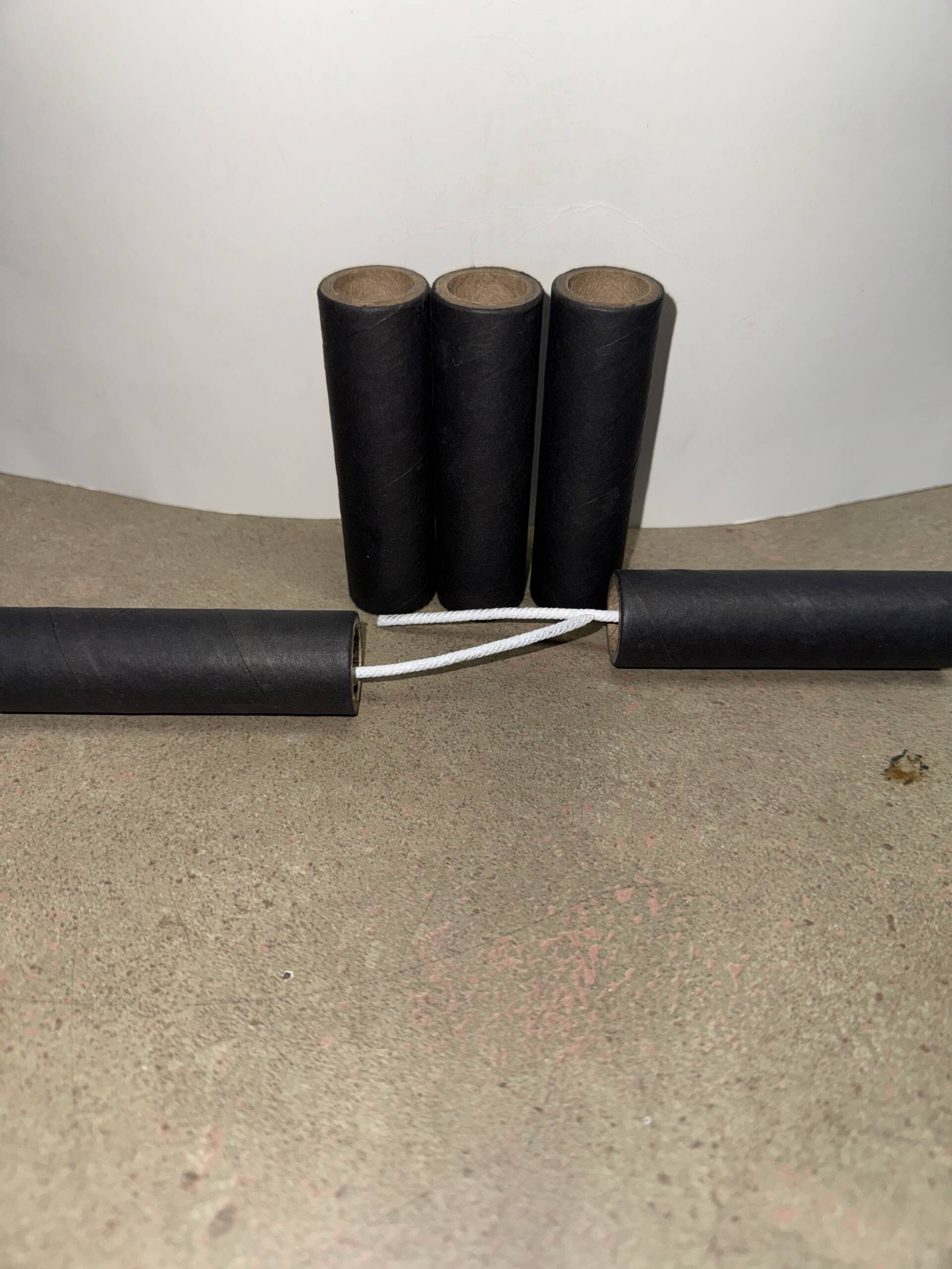 EXTRA HIGH QUALITY INSERT TUBES 3/4" Id x 3.5"L x 1.0" Od W/ Heavy Tight Wound 1/8" wall (FLAT BLACK & FLAT RED ) BLADE CUT CLEAN ENDS